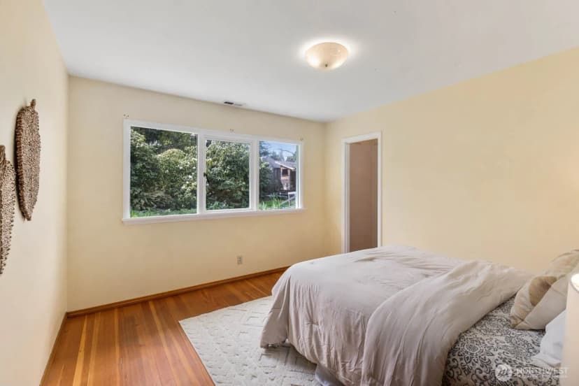Property photo for 10434 Ne 17th Street, Bellevue photo 18