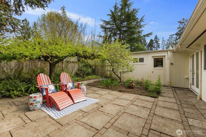 Property photo for 10434 Ne 17th Street, Bellevue photo 27