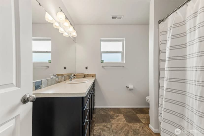 Property photo for 6717 Birdseye Ave Ne, Lacey photo 23