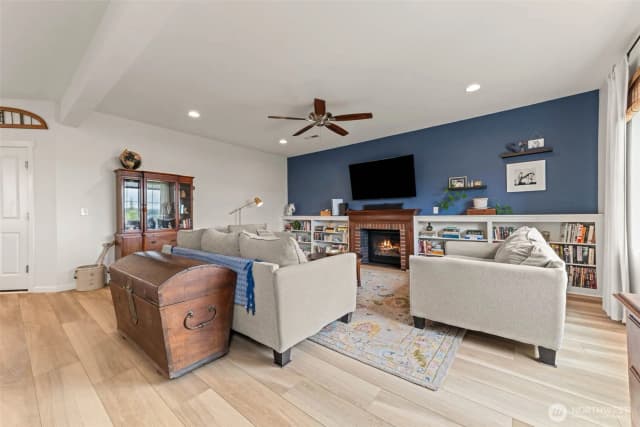 Property photo for 6717 Birdseye Ave Ne, Lacey photo 2
