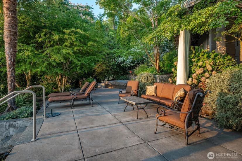 Property photo for 7439 W Mercer Way, Mercer Island photo 33