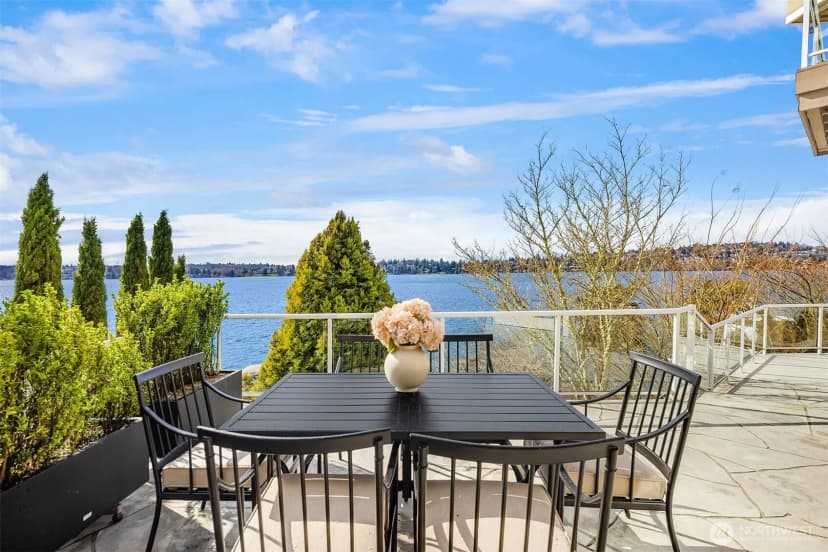 Property photo for 7439 W Mercer Way, Mercer Island photo 14