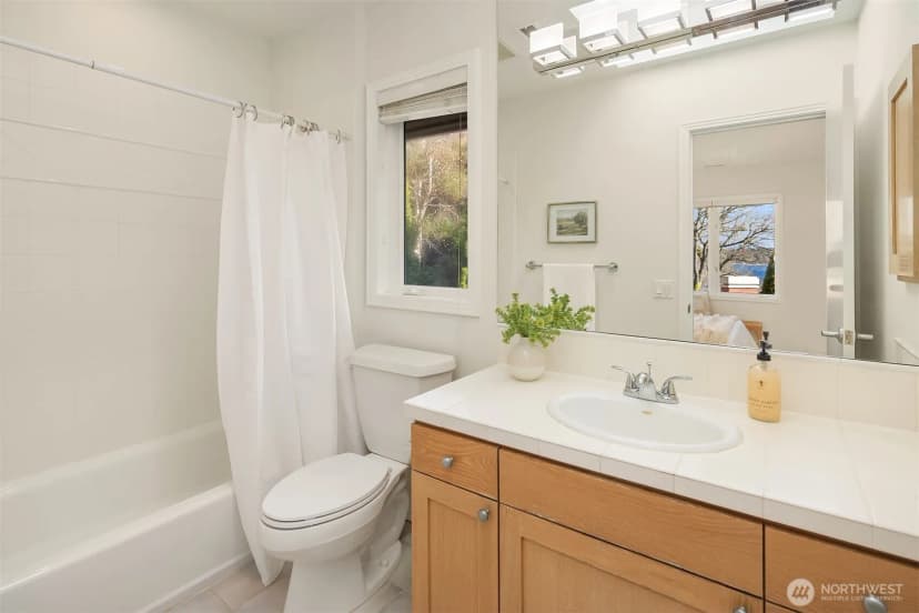 Property photo for 7439 W Mercer Way, Mercer Island photo 26