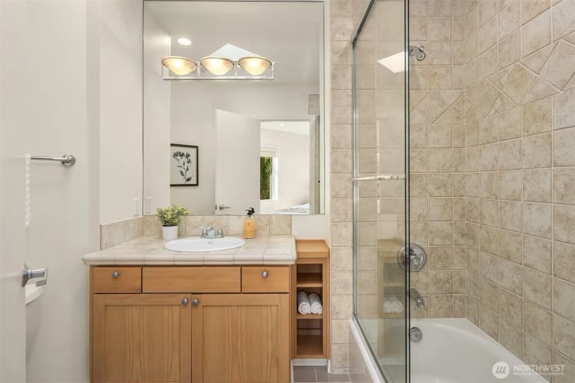 Property photo for 7439 W Mercer Way, Mercer Island photo 24