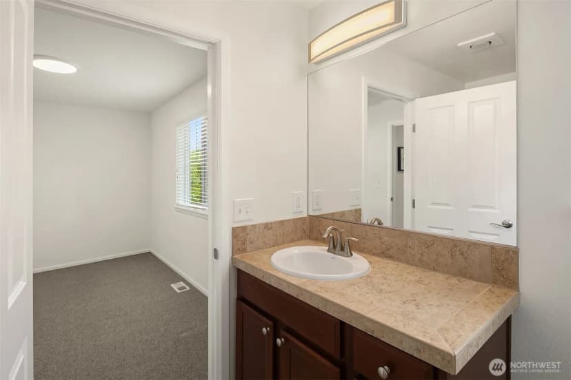 Property photo for 105 118th Avenue Se #3, Bellevue photo 20