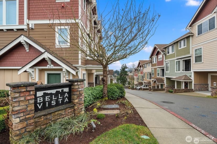 Property photo for 105 118th Avenue Se #3, Bellevue photo 24