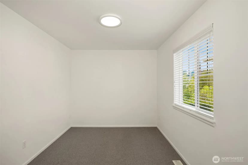 Property photo for 105 118th Avenue Se #3, Bellevue photo 18