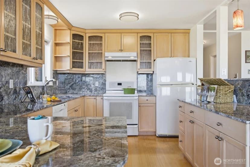 Property photo for 715 N Garden Street #303, Bellingham photo 5