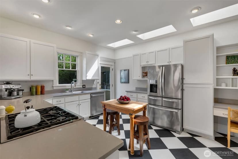 Property photo for 103 Crockett Street, Seattle photo 12