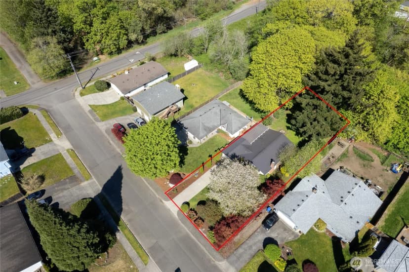Property photo for 3207 45th Avenue Ne, Tacoma photo 37