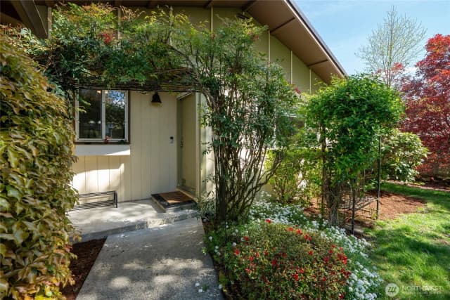 Property photo for 3207 45th Avenue Ne, Tacoma photo 2
