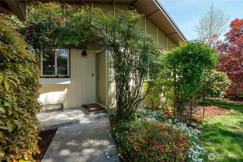 Property photo for 3207 45th Avenue Ne, Tacoma photo 2