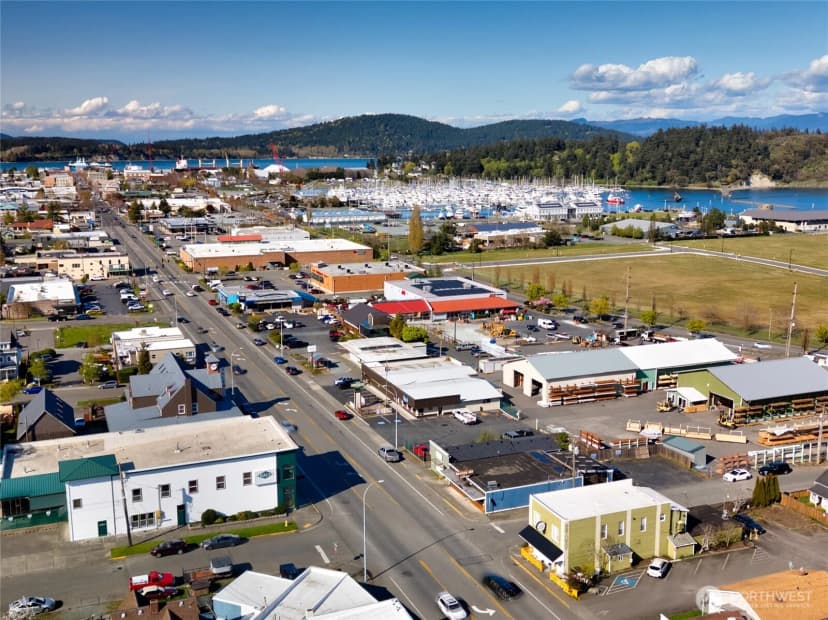 Property photo for 1917 Commercial Avenue, Anacortes photo 25