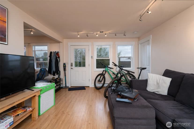 Property photo for 1917 Commercial Avenue, Anacortes photo 13