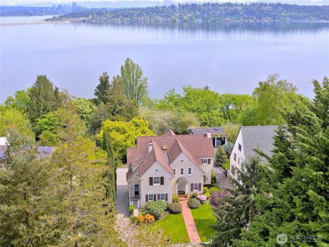 Property photo for 3010 Cascadia Avenue S, Seattle photo 3