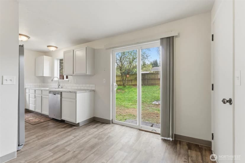 Property photo for 326 Cedar Court, Winlock photo 12