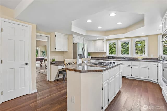 Property photo for 23200 Se 253rd Place, Maple Valley photo 5