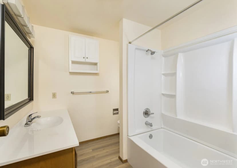 Property photo for 3370 Narrows View Lane Ne #202, Bremerton photo 16