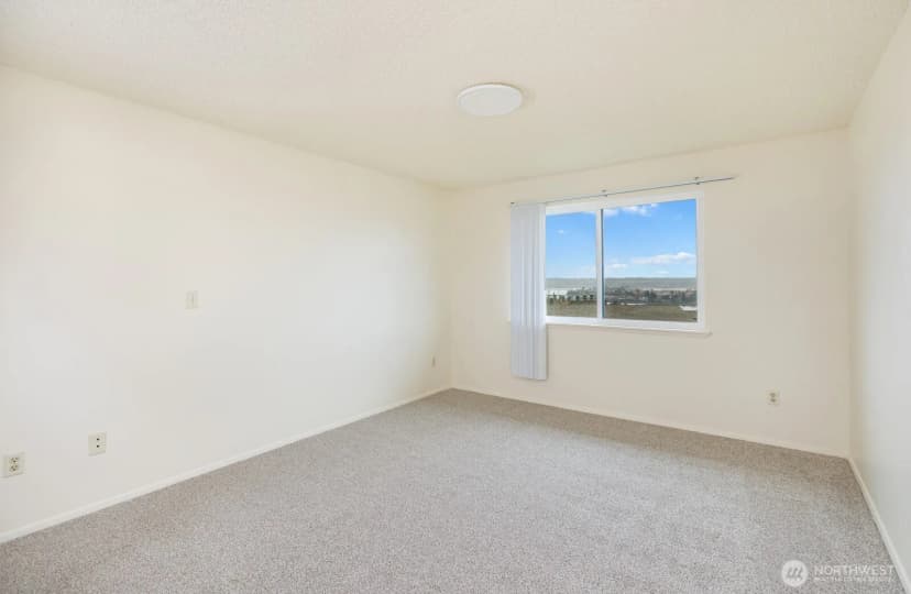 Property photo for 3370 Narrows View Lane Ne #202, Bremerton photo 18