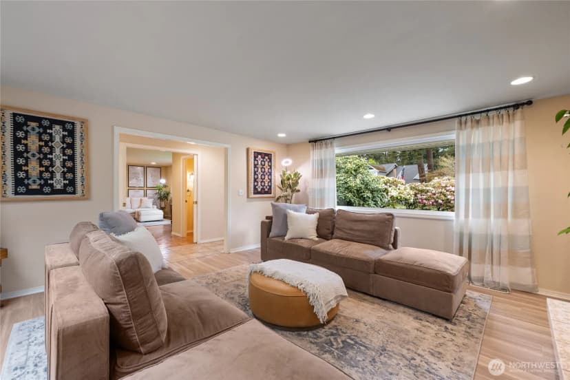 Property photo for 11927 Nyanza Road Sw, Lakewood photo 6