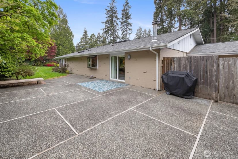 Property photo for 11927 Nyanza Road Sw, Lakewood photo 30
