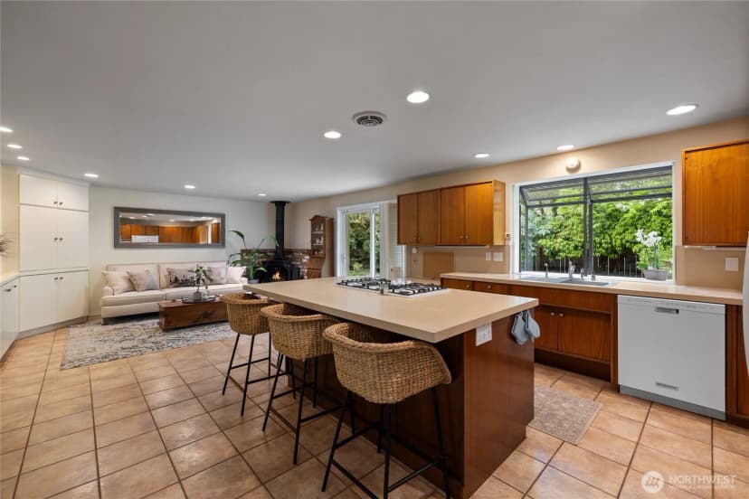 Property photo for 11927 Nyanza Road Sw, Lakewood photo 10