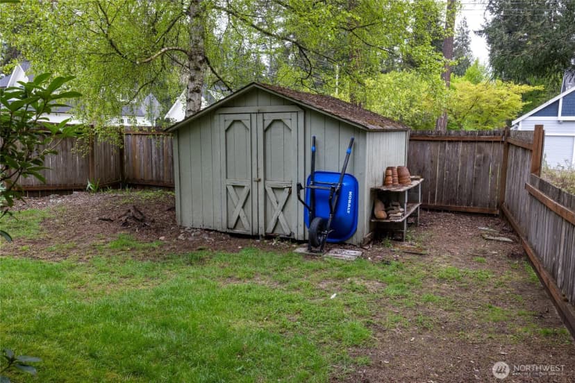Property photo for 11927 Nyanza Road Sw, Lakewood photo 36