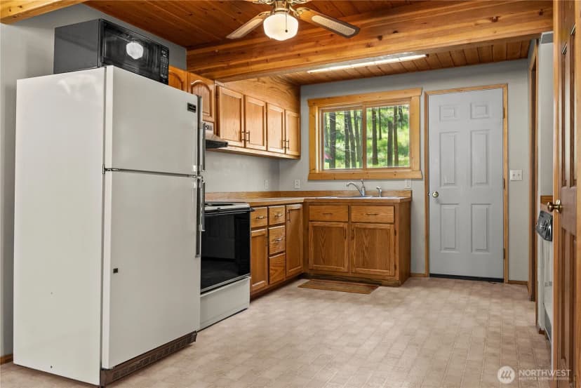 Property photo for 93 Larkspur Drive, Winthrop photo 4