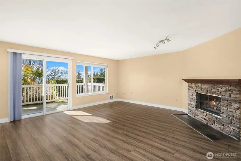 Property photo for 28426 S 16th Ave, Federal Way photo 6