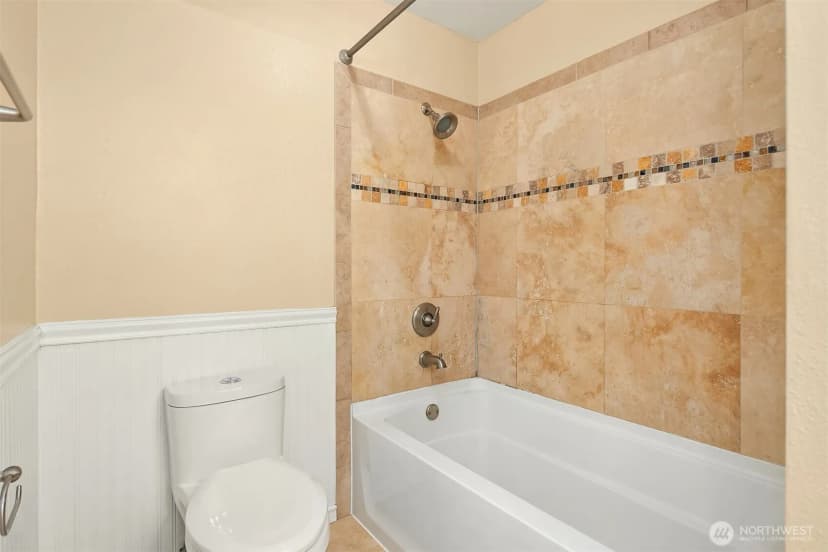 Property photo for 28426 S 16th Ave, Federal Way photo 13
