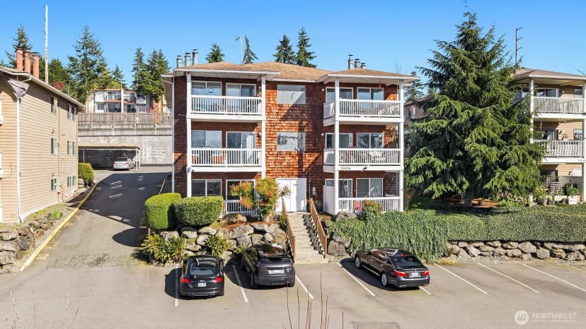 Property photo for 28426 S 16th Ave, Federal Way