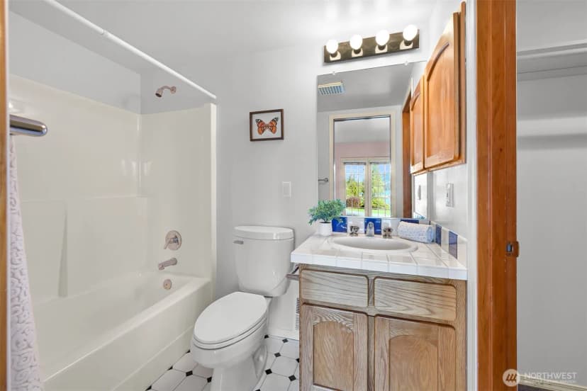 Property photo for 2651 Lake Whatcom Boulevard, Bellingham photo 28