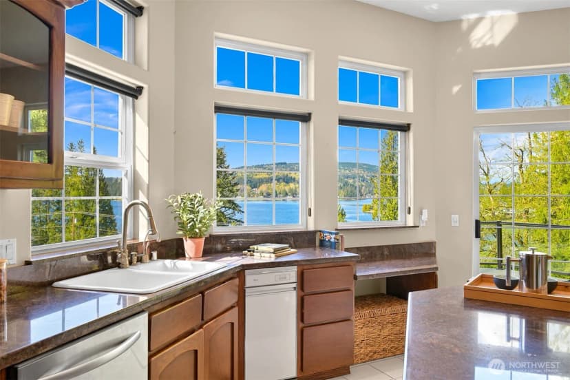 Property photo for 2651 Lake Whatcom Boulevard, Bellingham photo 10