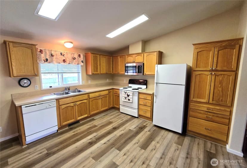 Property photo for 269 E Laurel, Bellingham photo 3