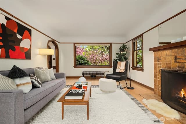 Property photo for 6856 17th Avenue Ne, Seattle photo 5