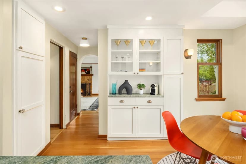 Property photo for 6856 17th Avenue Ne, Seattle photo 11