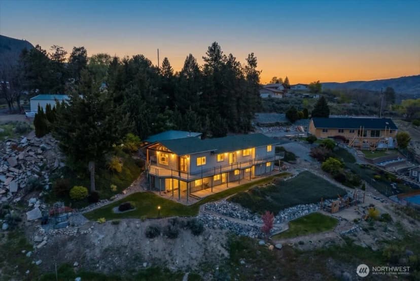 Property photo for 404 S Clifford Street, Chelan photo 3