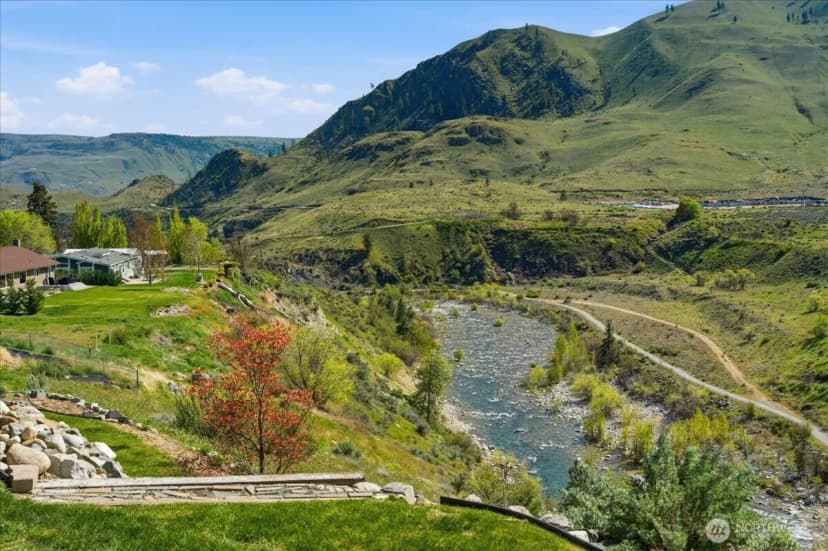 Property photo for 404 S Clifford Street, Chelan photo 6