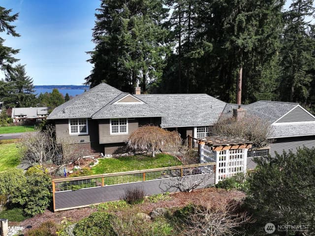 Property photo for 1093 Village Loop, Langley