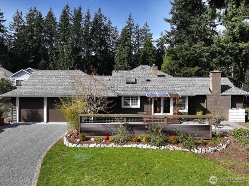 Property photo for 1093 Village Loop, Langley photo 3