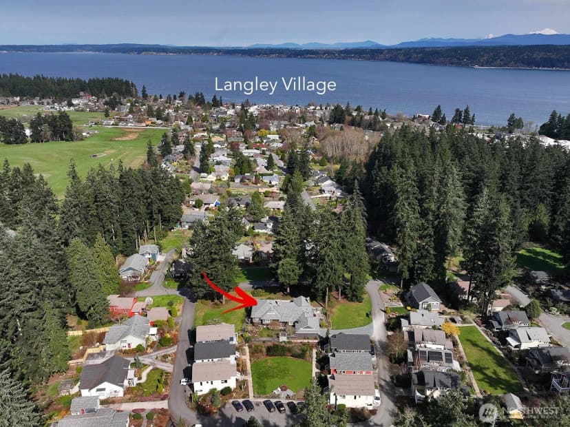 Property photo for 1093 Village Loop, Langley photo 39