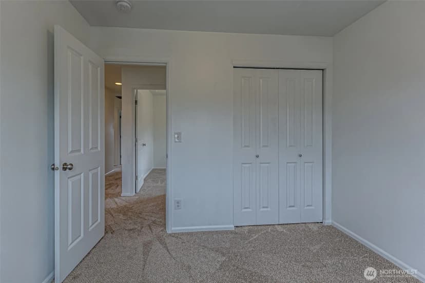 Property photo for 2156 St Se 66th Place Se, Auburn photo 11