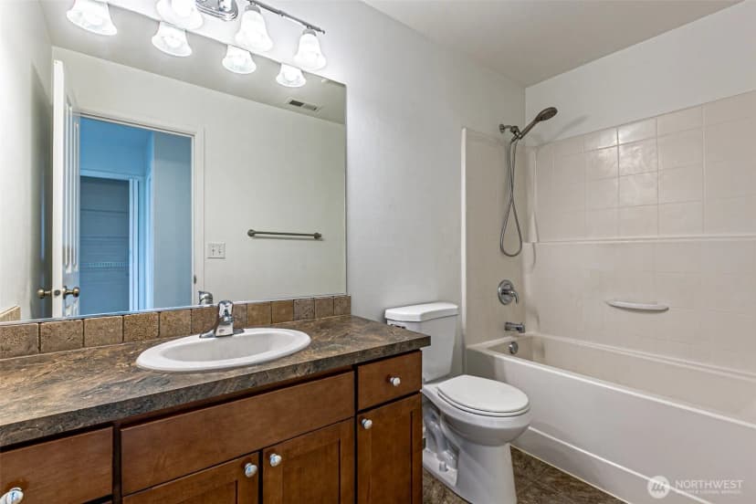 Property photo for 2156 St Se 66th Place Se, Auburn photo 14