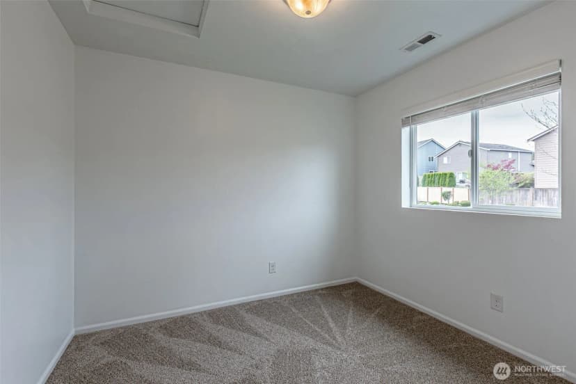 Property photo for 2156 St Se 66th Place Se, Auburn photo 12