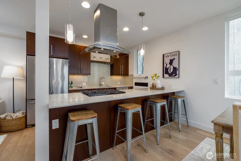 Property photo for 4331 Woodland Park Avenue N, Seattle photo 11