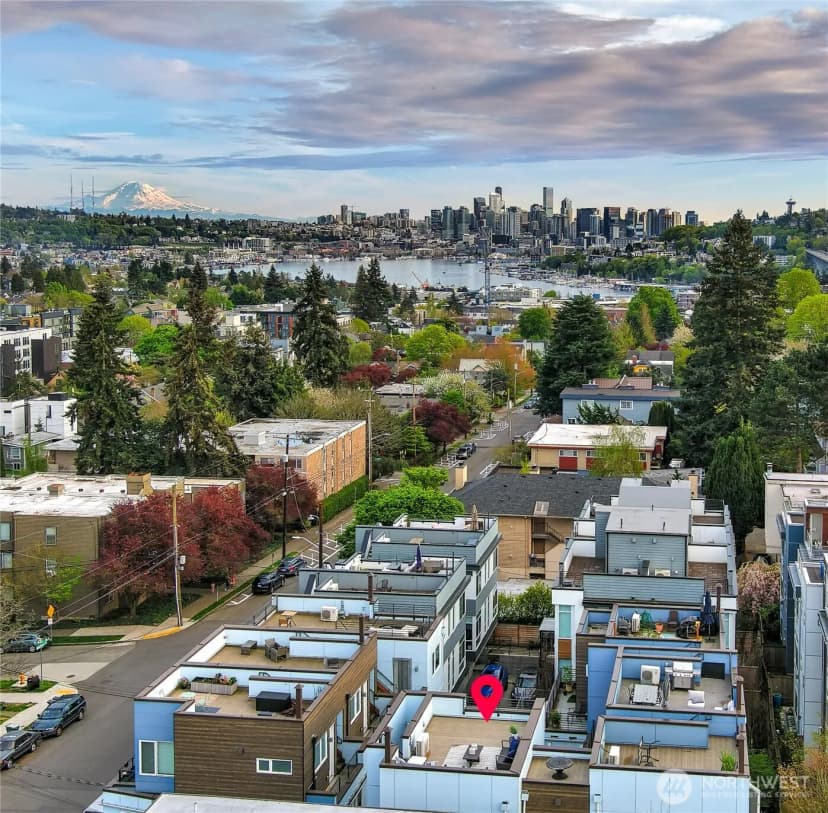 Property photo for 4331 Woodland Park Avenue N, Seattle photo 22