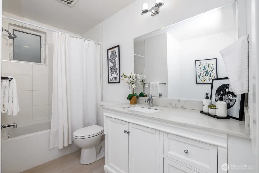 Property photo for 4331 Woodland Park Avenue N, Seattle photo 6