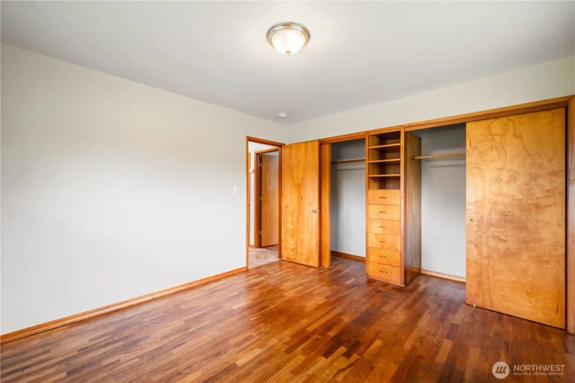 Property photo for 301 Cedar Street, Toledo photo 16