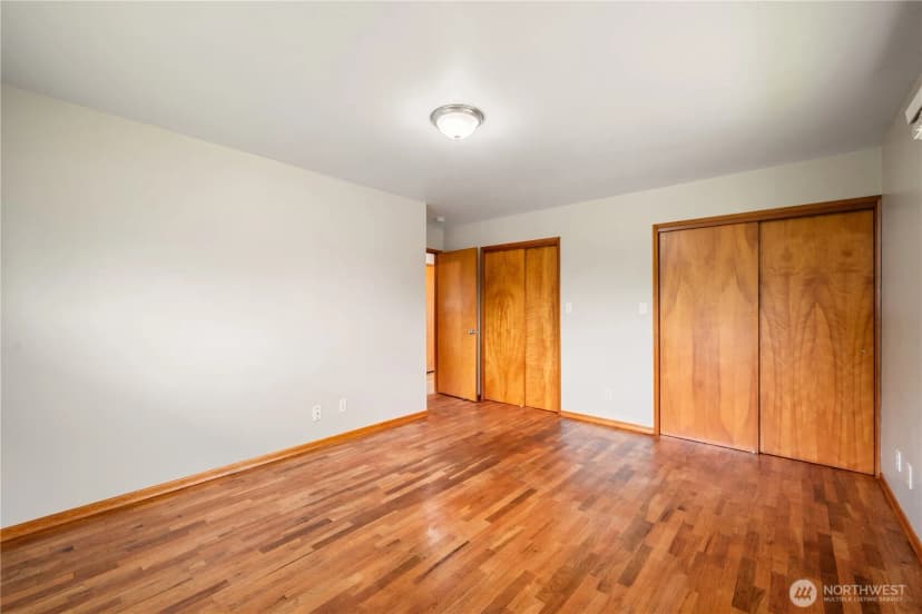 Property photo for 301 Cedar Street, Toledo photo 13