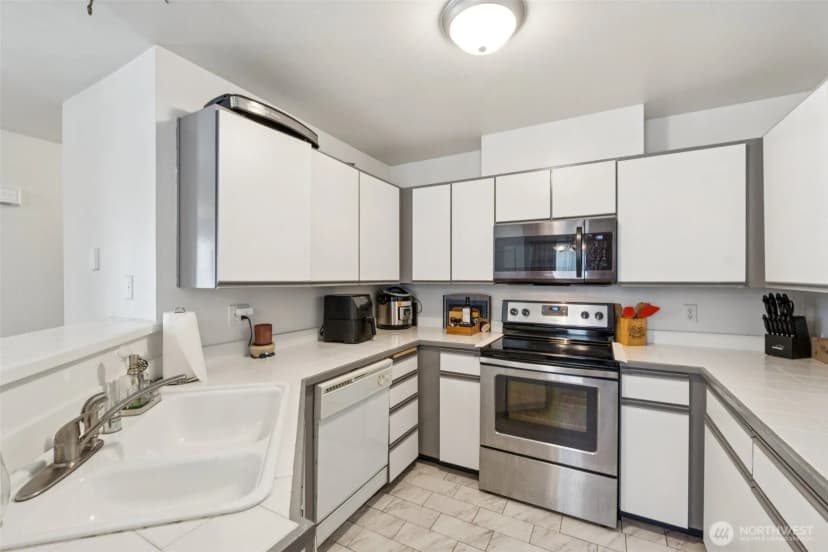 Property photo for 9210 Market Place #h201, Lake Stevens photo 5